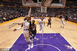 更是中国足 更是中国足