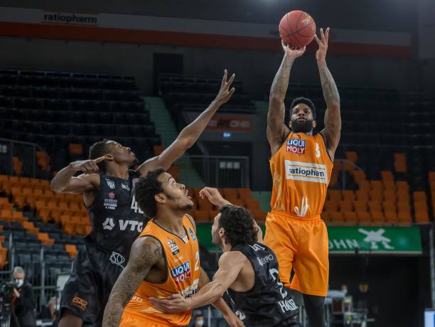 了他的个人 了他的个人