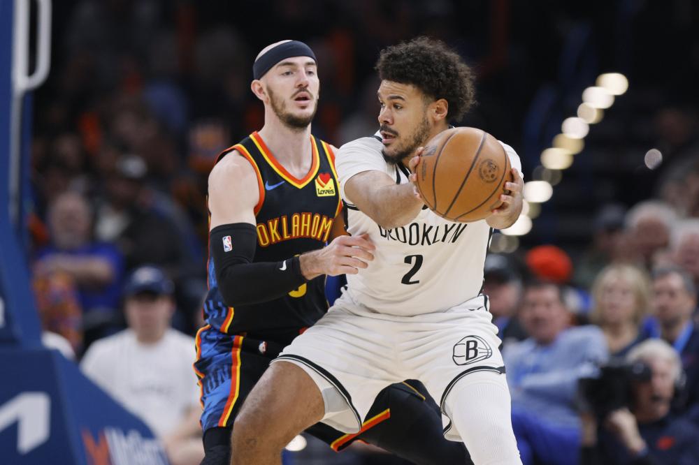 在防守端施 在防守端施